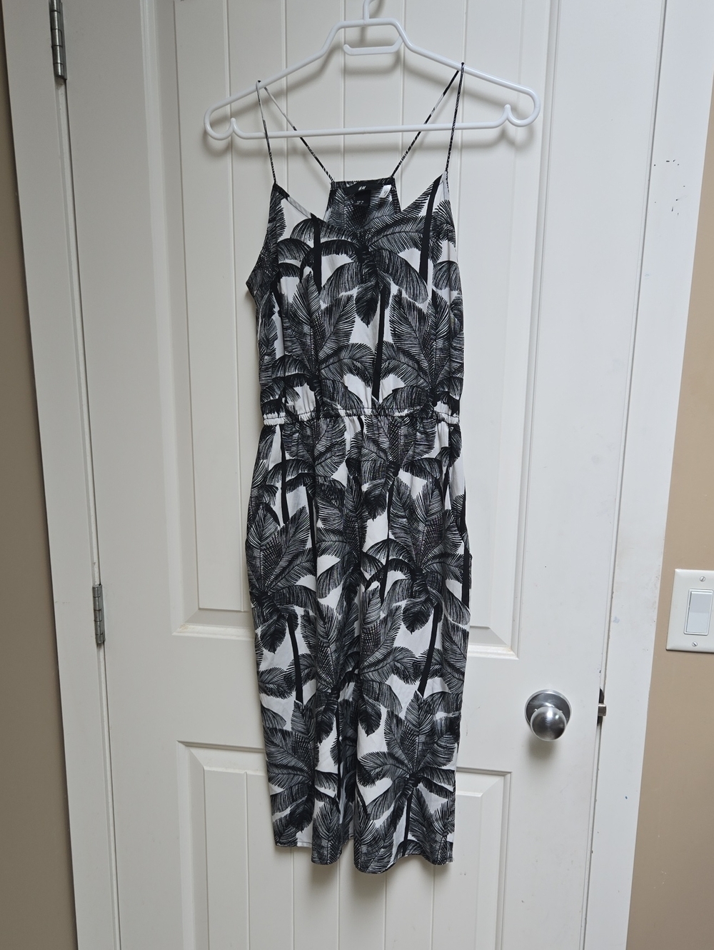 H&M Black & White Tropical Leaf Summer Spaghetti-Strap Light Dress Women's 6